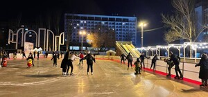 График работы и цены катка и ледяной горки на Фестивальной