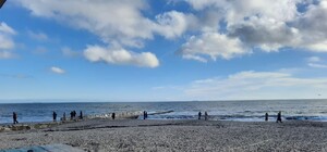 На выходные к морю: одесситы массово вышли гулять на Ланжерон