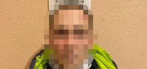 В троллейбусе на Оболони вор ранил ножом мужчину, который сделал ему замечание