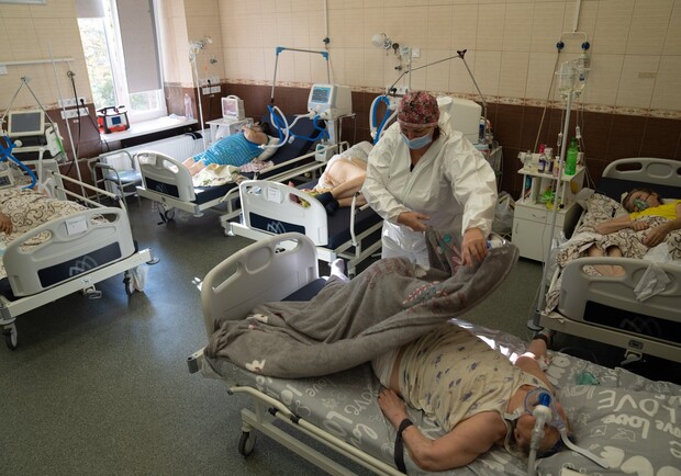 Харьковчанин, переболевший коронавирусом, рассказал о пребывании в реанимации. 