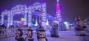 На площади Свободы зажгли огни на главной елке Харькова (видео)