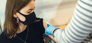 Як працюватимуть пункти вакцинації у Львові у перші дні 2022 року