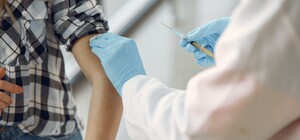 Получи ответ: как будут работать центры вакцинации на новогодние праздники