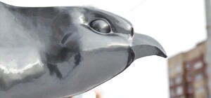 В Днепре появилась большая скульптура сокола