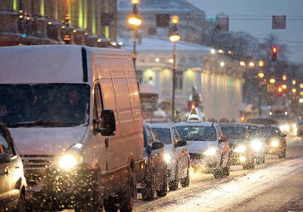В Харькове начался снегопад, к утру ждут до 20 см снега. 