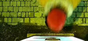 В Одессе неадекват бил головой кнопку вызова полиции: видеофакт