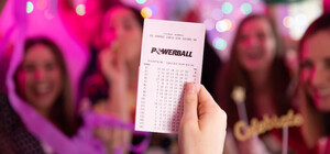 Кому пощастить розпочати 2022 рік із 483 млн у кишені? Джекпот Powerball майже півмільярда доларів може бути зірваний цієї суботи.