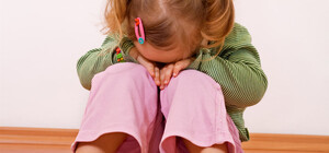 В Харькове мать на прогулке отдала трехлетнюю дочь малознакомому мужчине