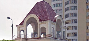 На Оболони хотели незаконно обустроить магазин с кафе на крыше подстанции