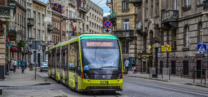 Львів'яни почали частіше їздити тролейбусами та трамваями