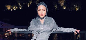 Мадонна зустріла 2022 рік у балаклаві дизайнера зі Львова