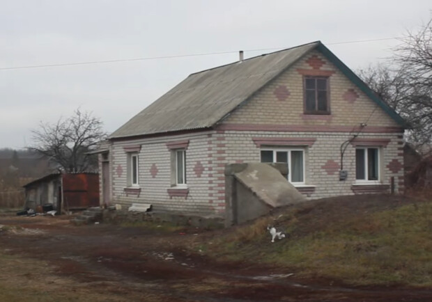 Харьковские волонтеры купили дом для семьи с тремя детьми. 