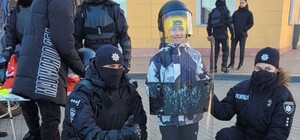 Катают на авто и дают 