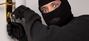 В Киеве ищут владельцев краденных вещей, которые нашли дома у серийного вора