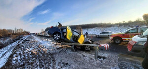 Трое погибших: на Окружной такси попало в ДТП (видео)