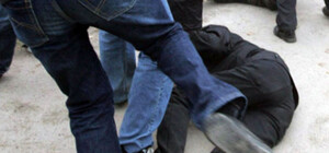 В Киеве автохам жестоко избил прохожего за замечание: пострадавший в тяжелом состоянии