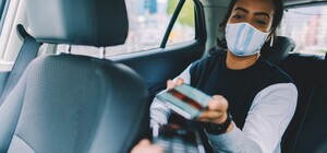 Украинских таксистов хотят обязать установить в телефонах кассовые аппараты