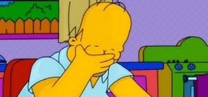 В Днепре водителю на дороге сбили дверь (видео)