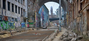 В Одессе бетонируют проезжую часть Деволановского спуска