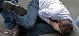 Пытали, избили и изнасиловали: под Запорожьем подростки издевались над сверстником