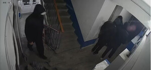 На Леваде мужчины в масках пытались 