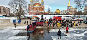 Подсмотрено в соцсетях: как киевляне ныряли в проруби на Крещение