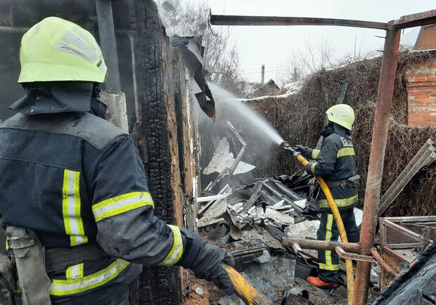 В пожаре под Харьковом погибла женщина с 9-летней внучкой. 