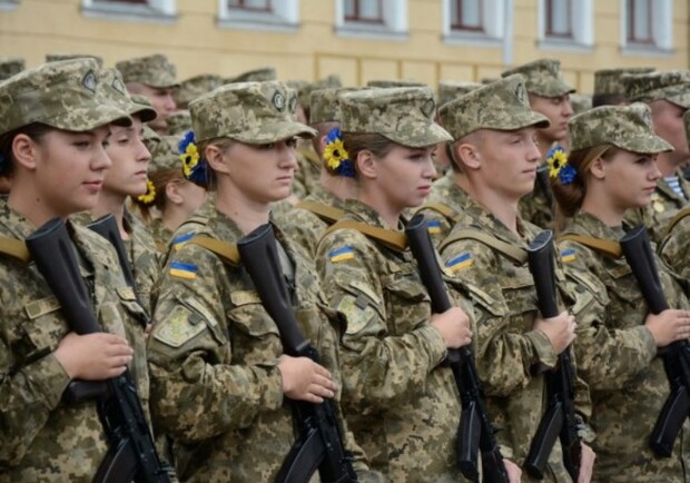 Минюст и Минобороны рассмотрят отмену обязательного взятия на воинский учет женщин. 