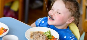 Котлета, суп, наггетс: харьковским родителям будут рассылать фото из столовых в детских садах