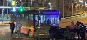 На Салтовке автобус Karsan попал в ДТП, есть пострадавшие (видео)