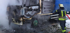 На Осокорках во время движения загорелся грузовик