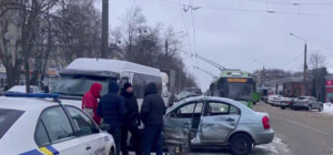 Тройная авария на ХТЗ: движение троллейбусов заблокировано