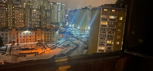 В Киеве женщина хотела спрыгнуть с 12 этажа высотки с малолетним сыном