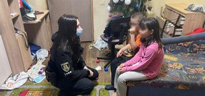 Выселили из дома на 10 дней и запретили приближаться к семье: в Харькове мужчина избил жену на глазах у детей