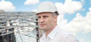 Кличко возмутился предложению Германии прислать в Украину каски