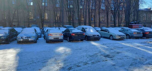 Из-под здания Верховного Суда пропали 68 служебных автомобилей: подробности