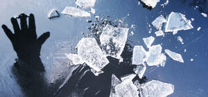 В Днепропетровской области 11-летняя девочка провалилась под лед и утонула