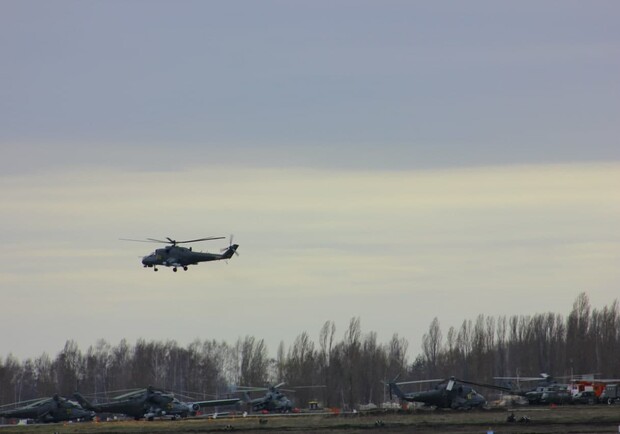 В 30 км от границы с Украиной: Россия перебросила боевые вертолеты. 
