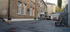 Французский лицей в Киеве прекращает очные занятия из-за отъезда учителей из Украины