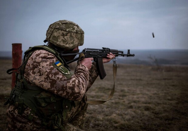 З 1 березня військовим в Україні підвищить зарплату на 30%. 