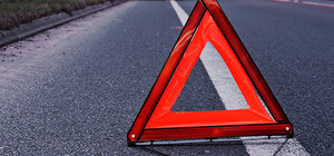 На трасі Одеса-Рені перекинулася вантажівка: зерно засипало дорогу (відео)