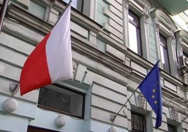 Консульство Польши просит своих граждан покинуть Харьковскую область. 