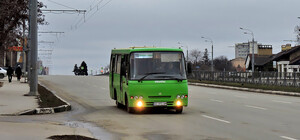 В Харькове маршрутка с пассажирами ехала по встречке (видео)