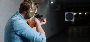 Киевляне массово скупают патроны и бронежилеты