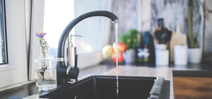 Ремонтують водогін: завтра деякі одесити залишаться без води (адреса)