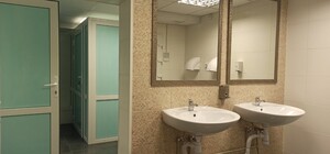 На Оболони открыли общественные туалеты, которые не работали много лет