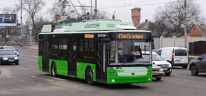 Метро в Харькове открыто только для укрытия, наземный транспорт ходит не по всем маршрутам (список)