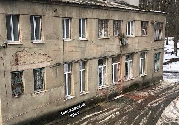 Здание онкоцентра в Харькове повреждено оккупантами, где принимают больных. Фото: Наталья Попова