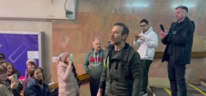В харьковском метро выступил Святослав Вакарчук (видео)