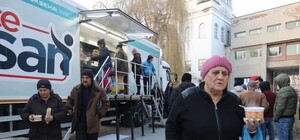 У Львові турецькі кухарі безкоштовно готують їжу для переселенців